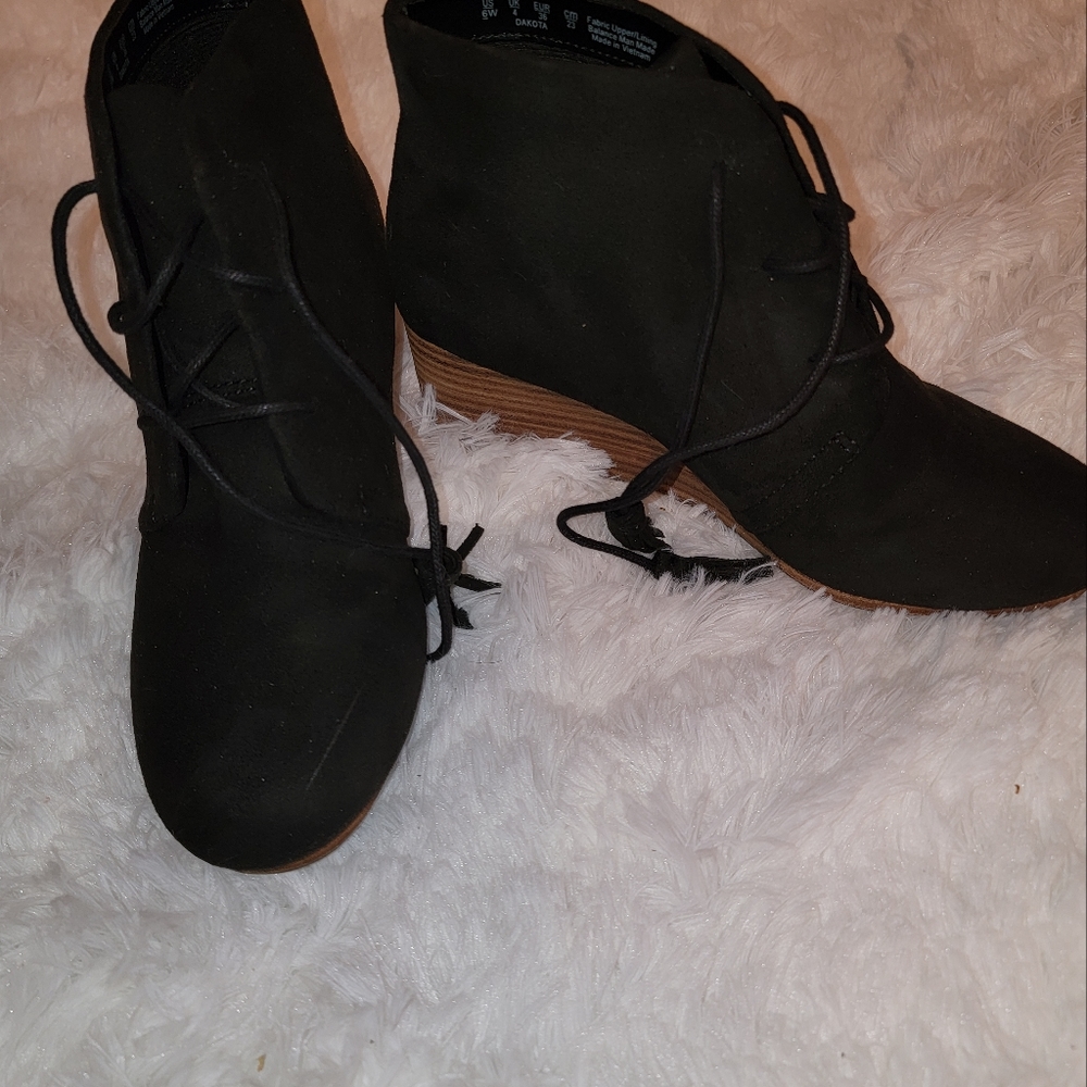 Booties - Picture 4 of 4